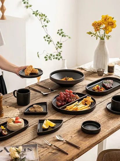 Nordic Ceramic Stackable Tableware Western Food Plate Bowl Black Dinnerware for Restaurant 